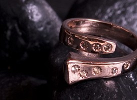 Anello con diamanti brown in oro rosa