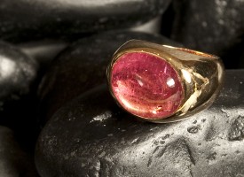 Anello tormalina rosa in oro giallo