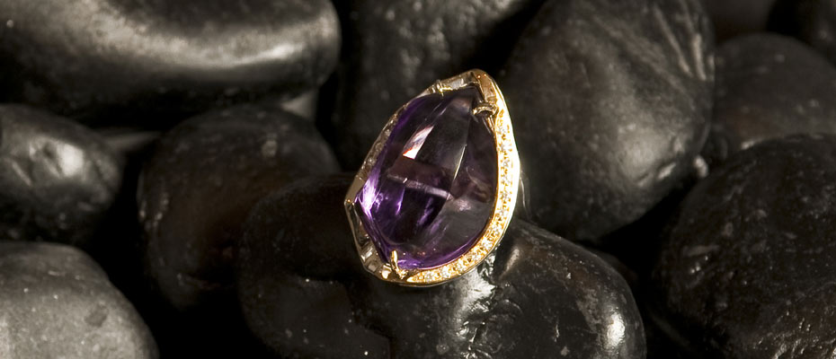 Anello ametista con diamanti oro rosa e giallo